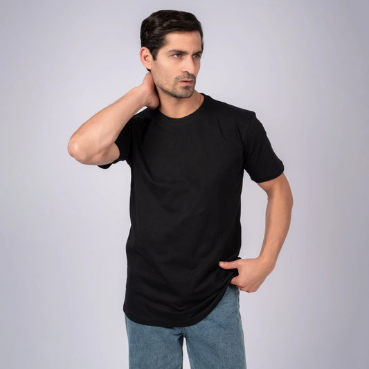 Basic Regular Black t-shirt.